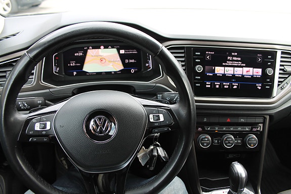 Volkswagen T-Roc 15 of 15