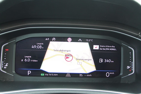 Volkswagen T-Roc 8 of 15