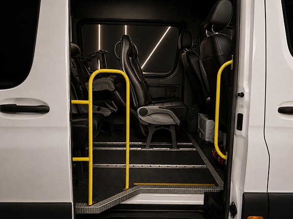 Mercedes-Benz Sprinter 516 14 of 30