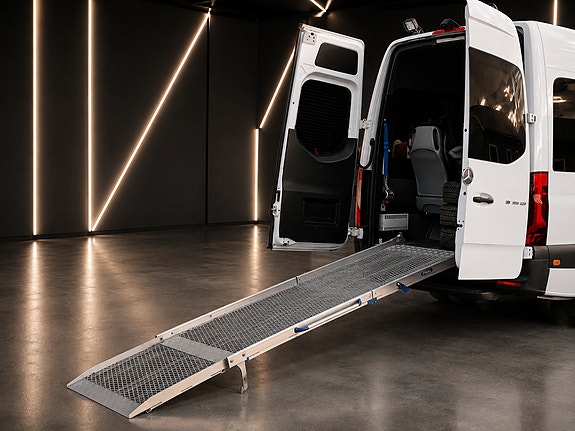Mercedes-Benz Sprinter 516 13 of 30