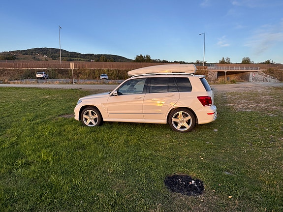 Mercedes-Benz GLK220 8 of 30