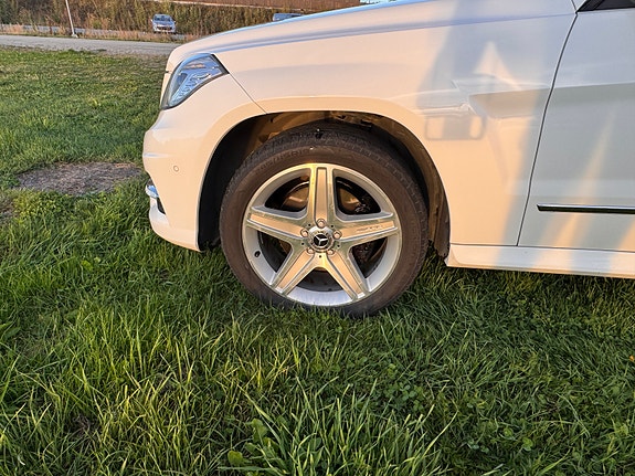Mercedes-Benz GLK220 16 of 30
