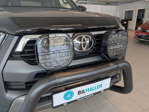 Toyota HiLux 9 of 30