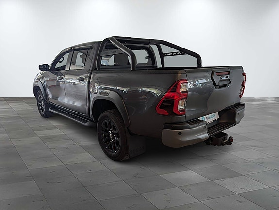 Toyota HiLux 6 of 30