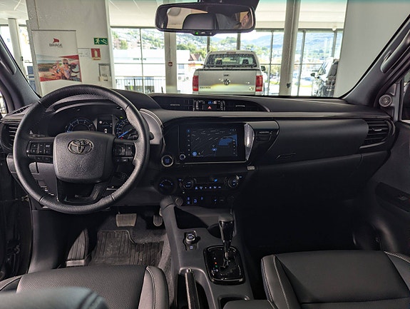 Toyota HiLux 29 of 30