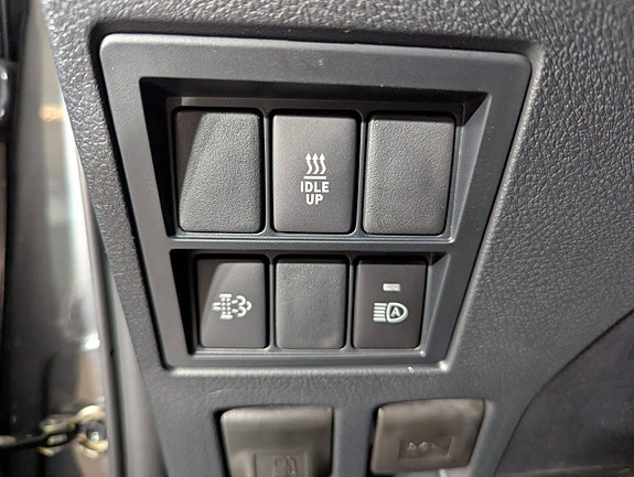 Toyota HiLux 15 of 30