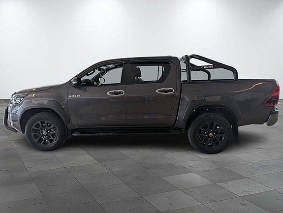 Toyota HiLux 4 of 30