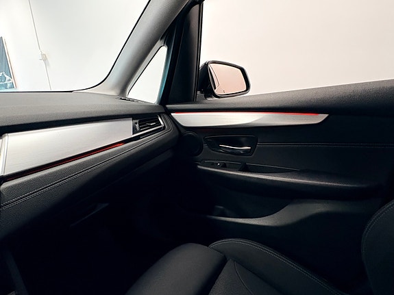 BMW 225xe 9 of 20