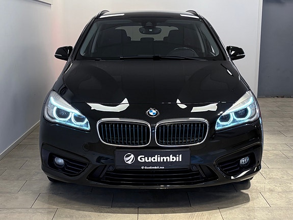 BMW 225xe 2 of 20