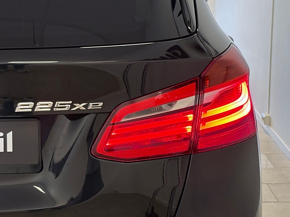 BMW 225xe 18 of 20