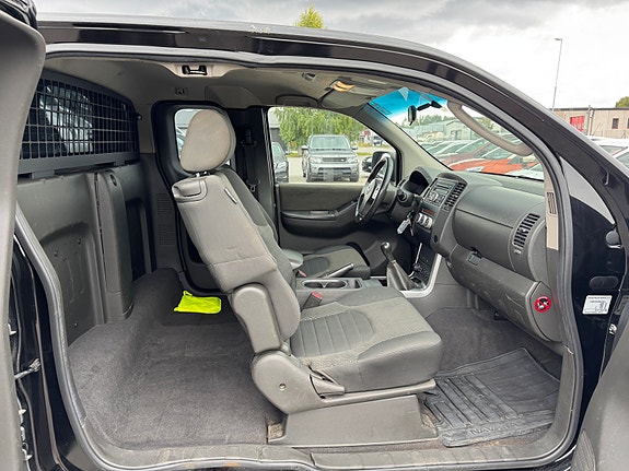 Nissan Navara 18 of 27