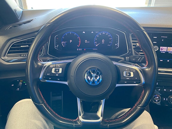 Volkswagen T-Roc 11 of 22
