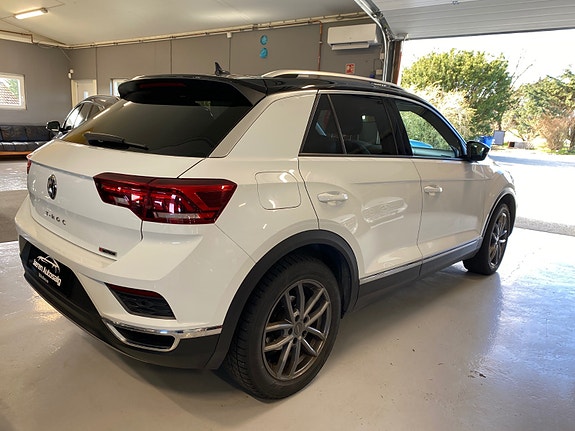 Volkswagen T-Roc 4 of 22