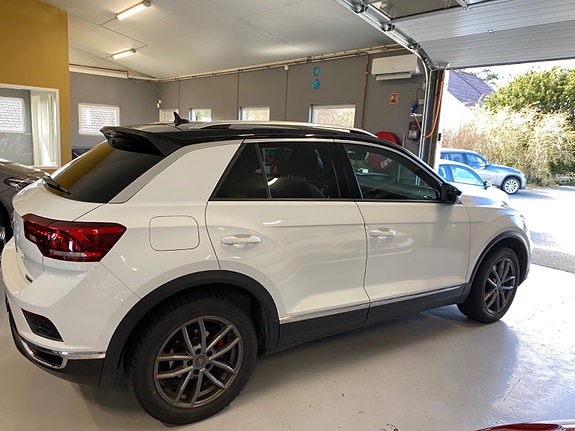 Volkswagen T-Roc 3 of 22