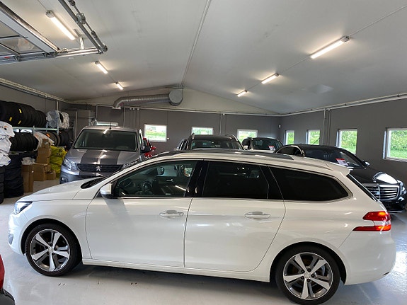 Peugeot 308 7 of 28