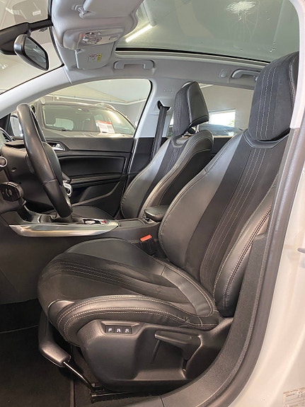 Peugeot 308 10 of 28