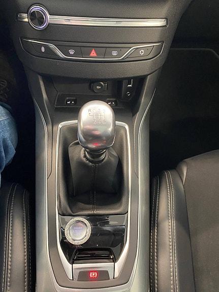 Peugeot 308 27 of 28
