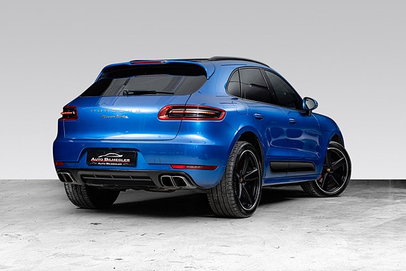 Porsche Macan 2 of 30