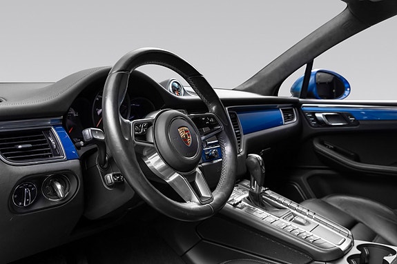 Porsche Macan 16 of 30