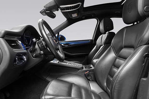 Porsche Macan 15 of 30