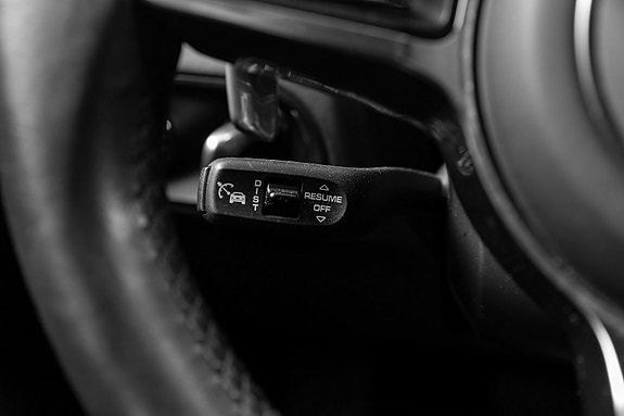Porsche Macan 24 of 30