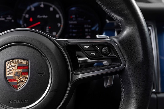Porsche Macan 22 of 30