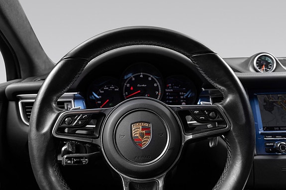 Porsche Macan 20 of 30