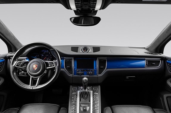 Porsche Macan 18 of 30