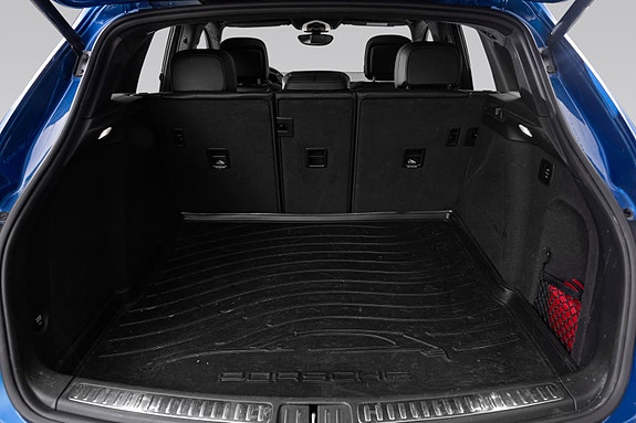 Porsche Macan 12 of 30