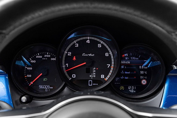 Porsche Macan 23 of 30