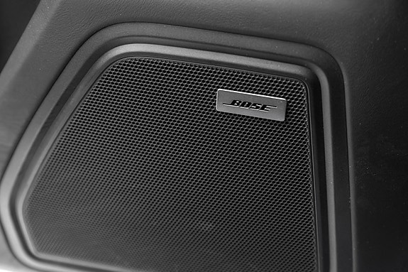 Porsche Macan 14 of 30