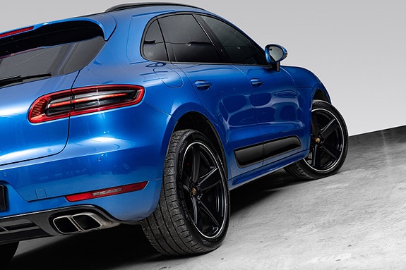 Porsche Macan 4 of 30