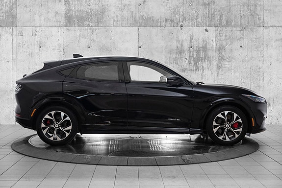 Ford Mustang Mach-E 6 of 25