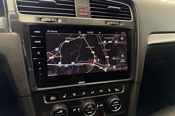 Volkswagen e-Golf VII 17 of 20
