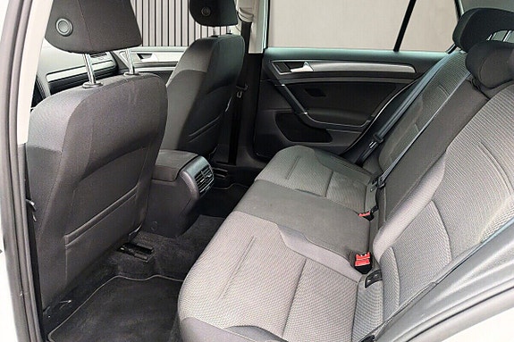 Volkswagen e-Golf VII 11 of 20