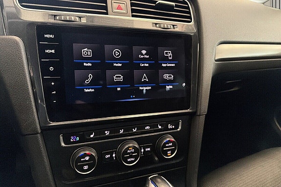 Volkswagen e-Golf VII 16 of 20