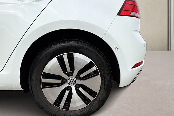 Volkswagen e-Golf VII 8 of 20