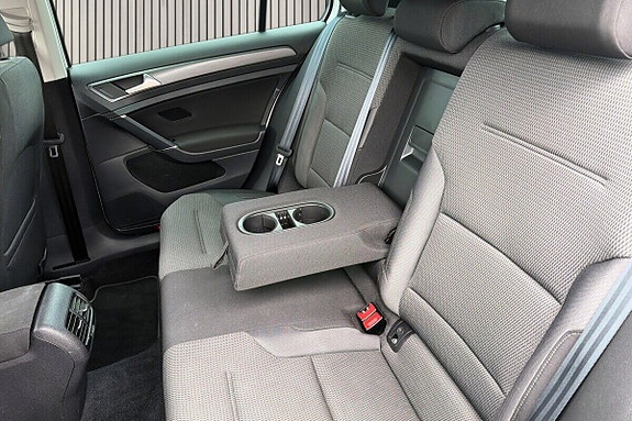 Volkswagen e-Golf VII 12 of 20