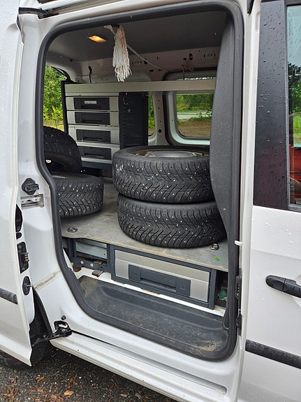 Volkswagen Caddy 8 of 10