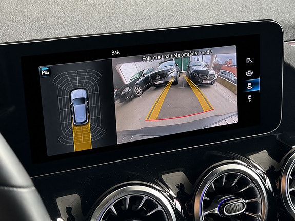 Mercedes-Benz EQA300 15 of 19
