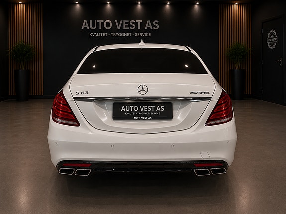 Mercedes-Benz S63 4 of 5