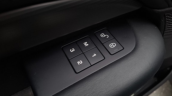 Land Rover Discovery 15 of 27