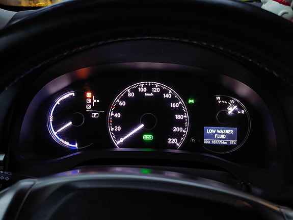 Lexus CT200h 25 of 30