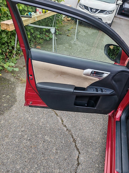 Lexus CT200h 8 of 30