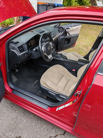 Lexus CT200h 6 of 30