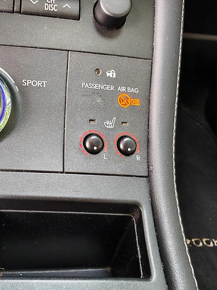 Lexus CT200h 21 of 30