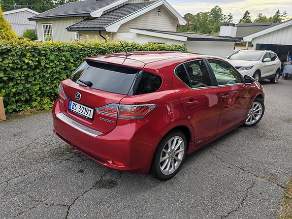 Lexus CT200h 4 of 30
