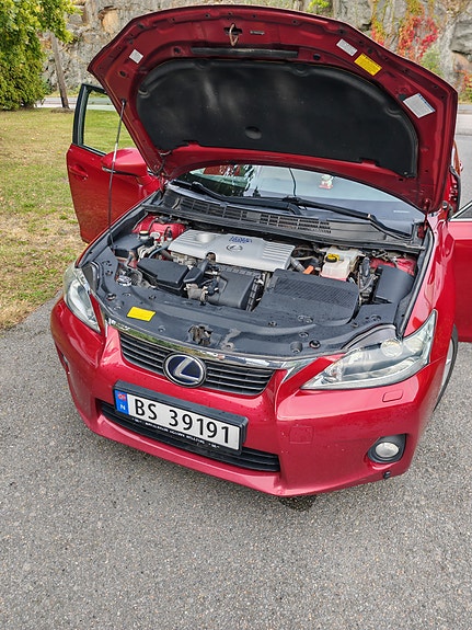 Lexus CT200h 14 of 30