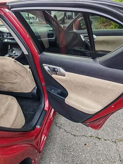 Lexus CT200h 13 of 30