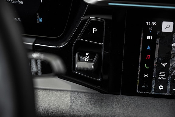 Porsche Macan 28 of 30